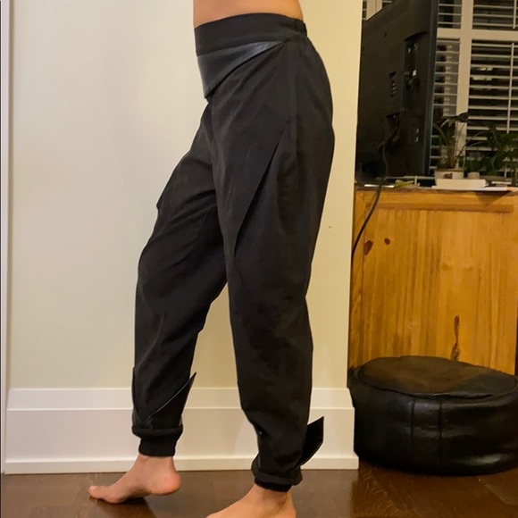 Very unique pants - Picture 7 of 9